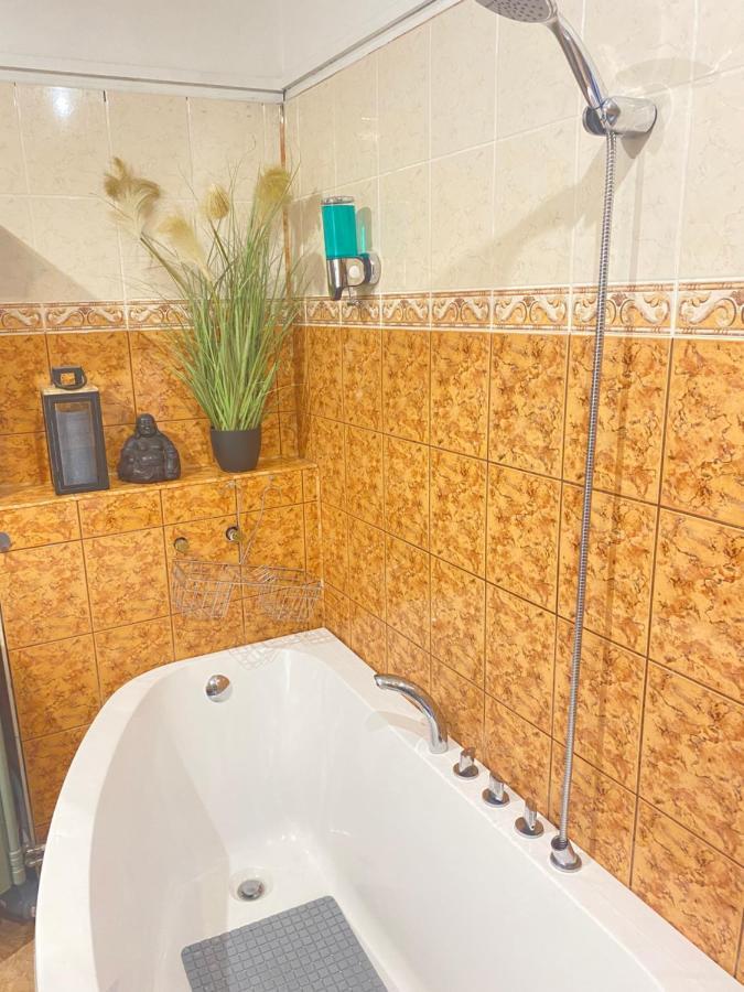 Cosy 2 Room 55M2 Centric 10Min To Old Town Ac Riga Bagian luar foto